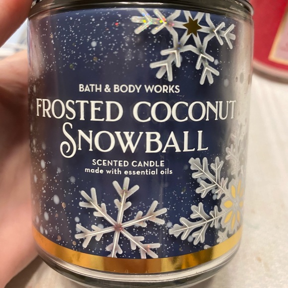 Frosted coconut snowball 1 wick
